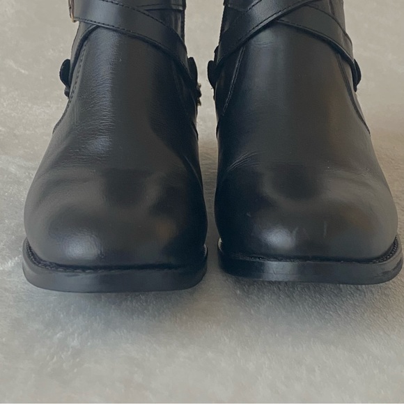 Steve Madden Ringo Ankle Booties Black with Gold Chain Detail Size 8.5M - Picture 16 of 16